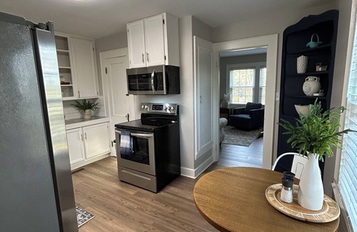 Mount Airy Cottage | The Finch Cottage nCharming 2-bedroom cottage Historical District Mount Airy