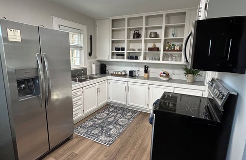 Mount Airy Cottage | The Finch Cottage nCharming 2-bedroom cottage Historical District Mount Airy