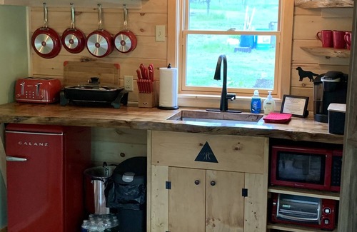 Town of Veteran Cottage | The Finger Lakes Antique Pump House - 10 minutes from Watkins Glen