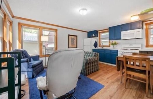 Alexandria House | "The Firefly" at Darling Shores