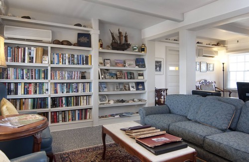 Nags Head Bed & Breakfast | The First Colony Inn