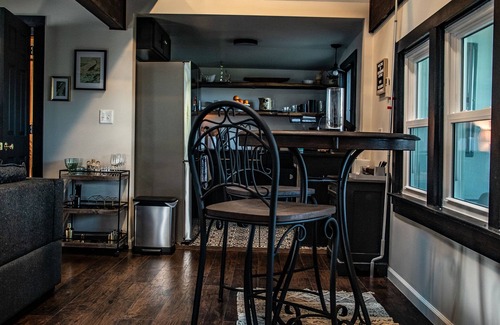 Portland Cabin | The Fisherman's Cottage - a Lakeside Loft in the Heart of Wine Country