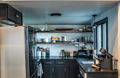 Portland Cabin | The Fisherman's Cottage - a Lakeside Loft in the Heart of Wine Country