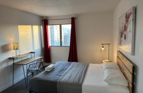 Quartier des Spectacles Apartment | The FIVE
