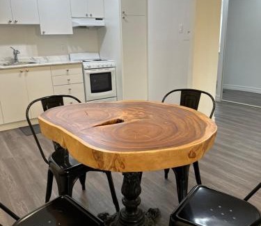 Quartier des Spectacles Apartment | The FIVE