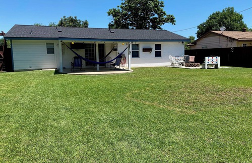 Irving House | The Five Letter Home