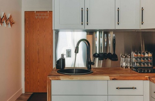 Big White Ski Resort Apartment | The Fjäll | Ski-In Ski-Out Village Studio