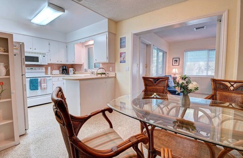 Indian Beach Sapphire Shores House | The Flamingo House at Indian Beach Sapphire Shores