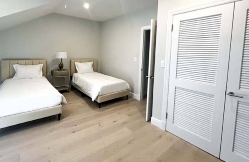 Palm Cay Villa | The Flamingo Villa