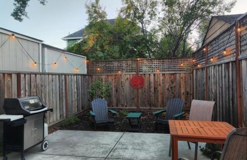 Petaluma House | The Flat at the Cork Oak