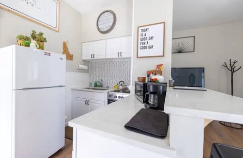 Garden District Apartment | The Flat on 5th-walk to dt!