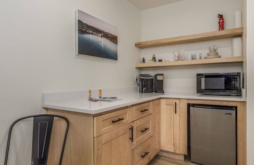Coeur d'Alene Apartment | The Flats - Suite 1 - Queen Suite by Downtown CDA!