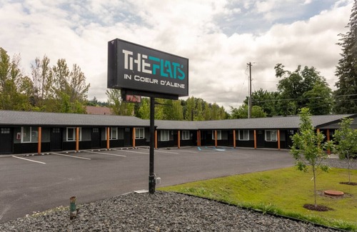 Coeur d'Alene Apartment | The Flats-Suite 4-Full Size Bed-Downtown CDA!