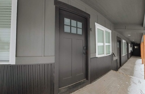 Coeur d'Alene Apartment | The Flats-Suite 4-Full Size Bed-Downtown CDA!