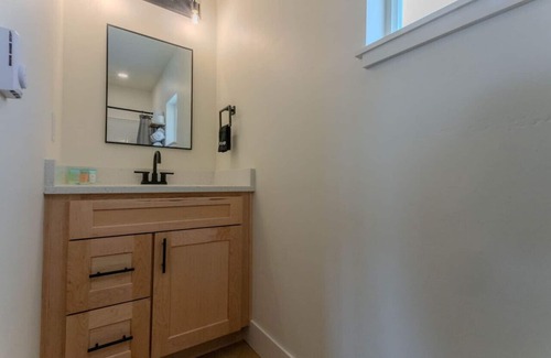 Coeur d'Alene Apartment | The Flats-Suite 4-Full Size Bed-Downtown CDA!