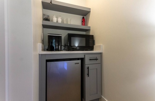 Coeur d'Alene Apartment | The Flats - Suite 8 - Full sized bed - Downtown CDA