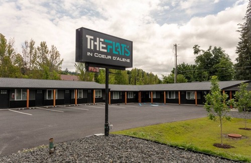 Coeur d'Alene Apartment | The Flats - Suite 8 - Full sized bed - Downtown CDA
