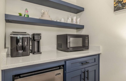 Coeur d'Alene Apartment | The Flats - Suite 9 - Queen Bed - Downtown CDA!
