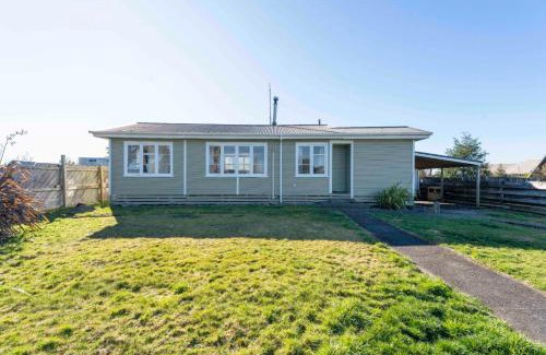 National Park Village House | The Flax Cottage - National Park Holiday Home