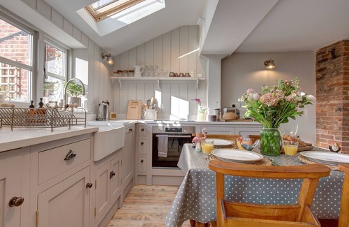 Langham Cottage | The Flints - sleeps 3 guests in 2 bedrooms