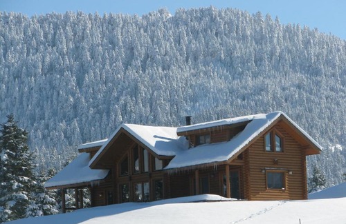 Karpenisi Ski Chalet | The Flysch