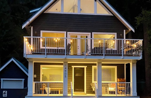Sunshine Valley Cabin | The Fog + Fir Retreat - Family Friendly Cabin With Mountain Views