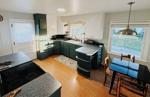 Skaneateles House | The Folk Soul - Your charming 2-bedroom Skaneateles get-away