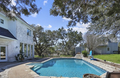 Dripping Springs House | The Foothills House I Private Pool I Family Getaway