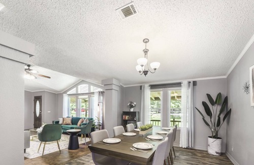 Conroe House | The Forest Hide Away