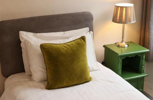 Edwinstowe Hotel | The Forest Lodge