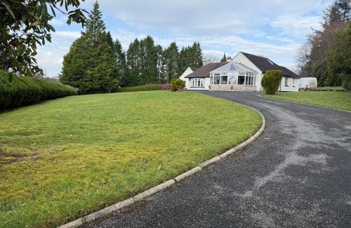 Enniskillen House | The Foresters Cottage
