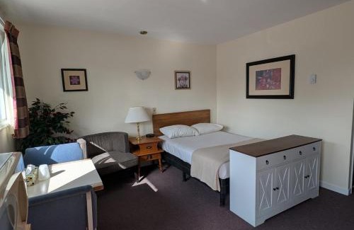 Fredericton Hotel | The Fort Nashwaak Motel