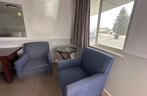 Frontier Hotel | The Fossil Butte Motel