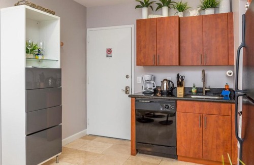 South Pointe Apartment | The Fountain 101 - One Bedroom Condominium