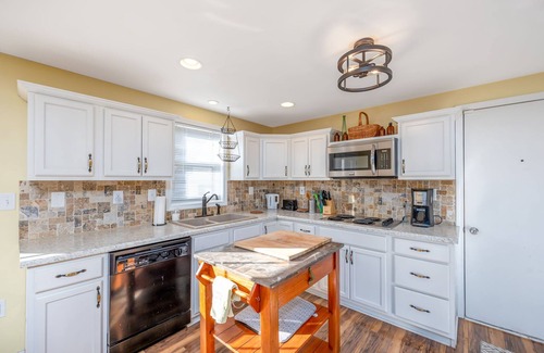 Wellston House | The Four Seasons - Your Home Away From Home