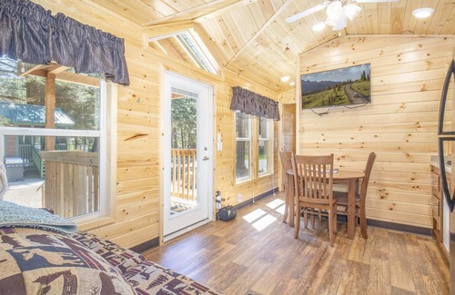 Bayfield Cabin | The Fox Den Cabin #14
