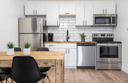Collingwood Condo | The Fox Den - Modern Condo Collingwood - Sleeps 5