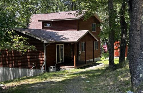 Alpine Lake House | The Fox Den