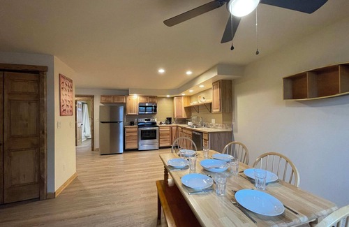 Indian River House | The Fox Family Lodge at The Totem Lodges