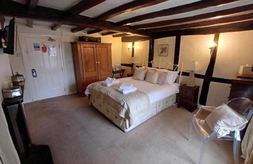 Charlton Hotel | The Fox Goes Free