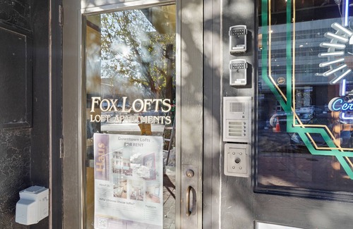 Downtown Apartment | The Fox Loft 200