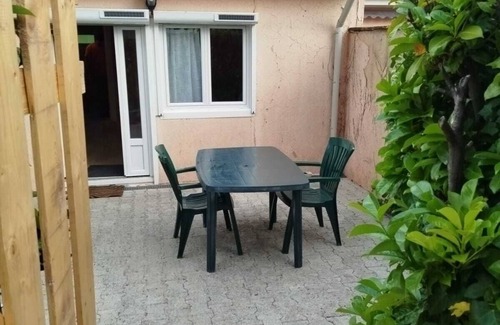 Saint-Julien-en-Saint-Alban Condo | The cardinal's cottage
