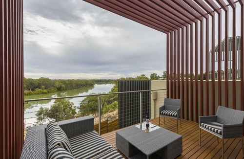 Paringa Villa | The Frames 'Collage' Luxury Retreat