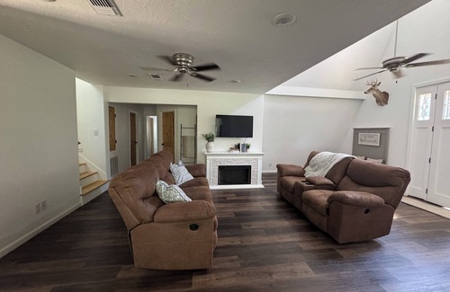Franklin House | The Franklin A Frame - 0.5 miles from The Ranch!