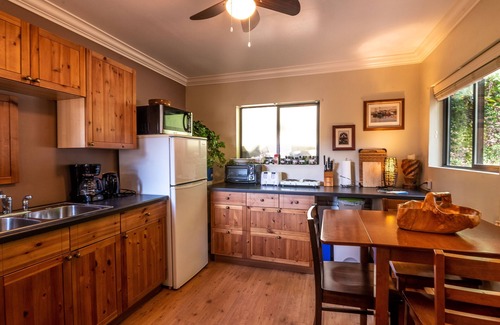 Deroche Bed & Breakfast | The Fraser River's Edge B&B Lodge