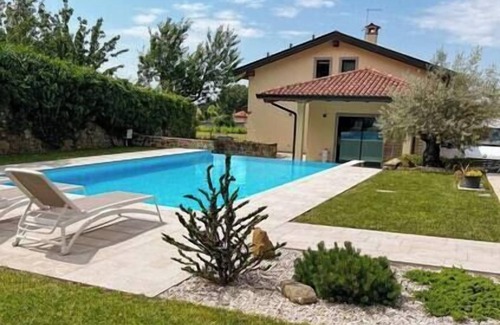 Cormons House | "The Freedom" Room with Pool View in Collio