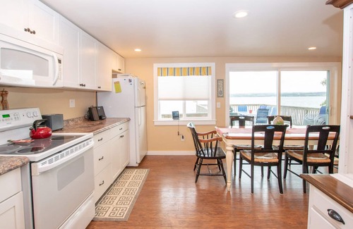 Romulus Cottage | The French Cottage: Perfect Lakeside Family Retreat!