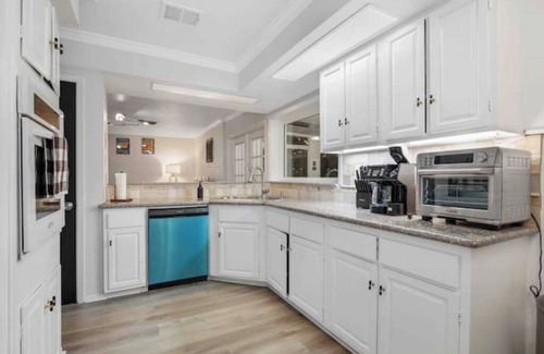 Meadows Place House | The French Garden Home 5BRs-amazing Pool-Patio-Game room-super location US69n