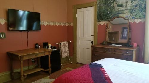Ludington Bed & Breakfast | The Fresh Coast Inn at Ludington