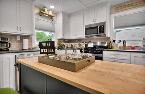 Waco House | "The Fried Green Tomato" Family & Pet Friendly, QR Code Walk Thru, 1 night min.
